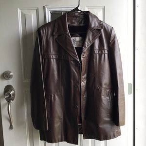 Vintage men’s Bermans brown leather jacket coat